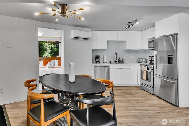 1115 8th Avenue W, Seattle, WA 98119