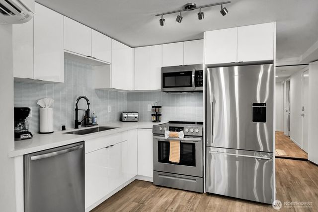 1115 8th Avenue W, Seattle, WA 98119