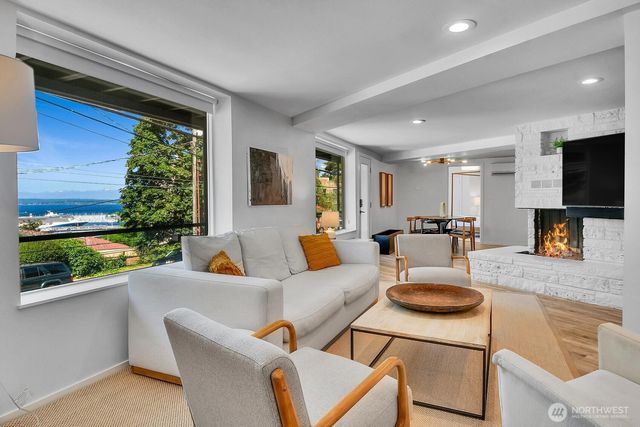 1115 8th Avenue W, Seattle, WA 98119