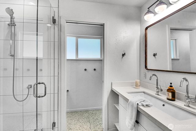 1115 8th Avenue W, Seattle, WA 98119