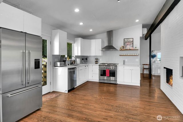 1115 8th Avenue W, Seattle, WA 98119