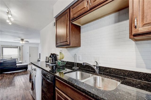 2200 San Gabriel ST 105, Austin, TX 78705