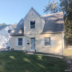 610 E Monroe Street, Belleville, IL 62220