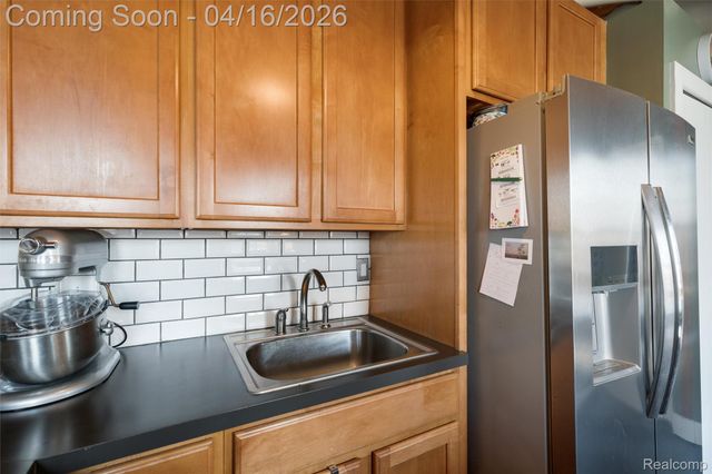 6533 E Jefferson 312, Detroit, MI 48207