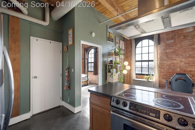6533 E Jefferson 312, Detroit, MI 48207