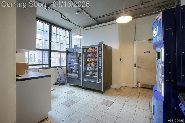 6533 E Jefferson 312, Detroit, MI 48207