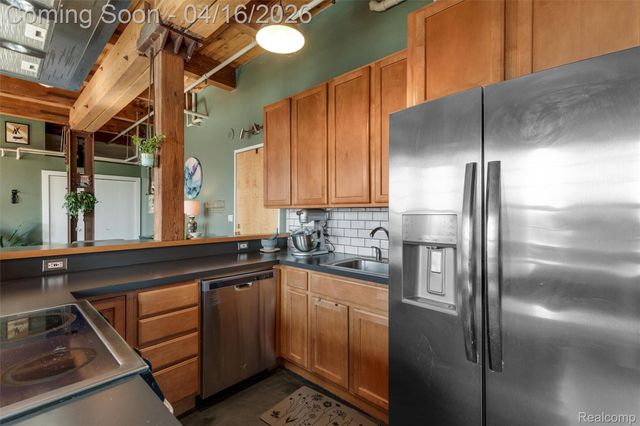 6533 E Jefferson 312, Detroit, MI 48207