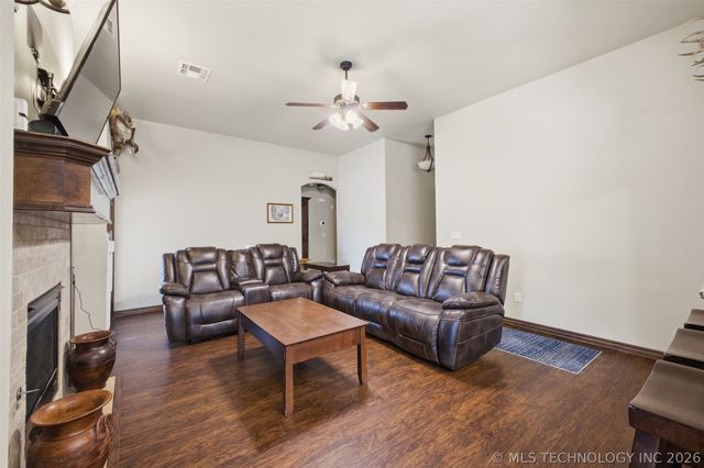 3525 Tecumseh, Yukon, OK 73099