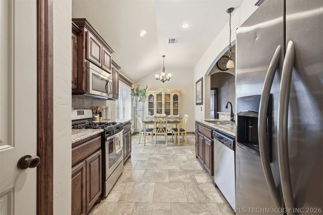 3525 Tecumseh, Yukon, OK 73099