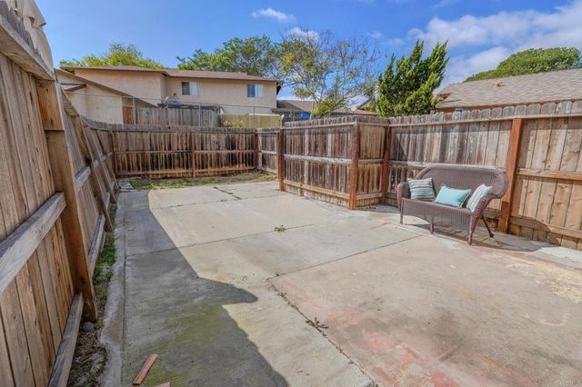 444 Ridgeway Ct, Spring Valley, CA 91977