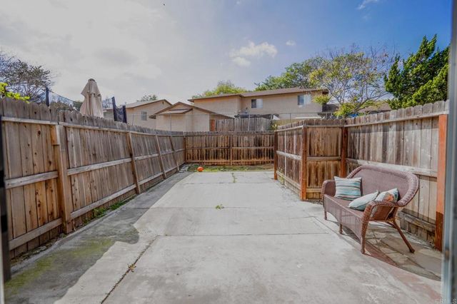 444 Ridgeway Ct, Spring Valley, CA 91977