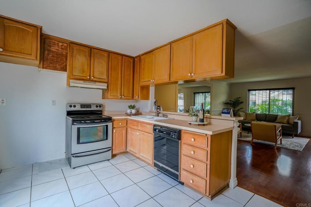 Image 4 of property listing at 444 Ridgeway Ct, Spring Valley, CA 91977