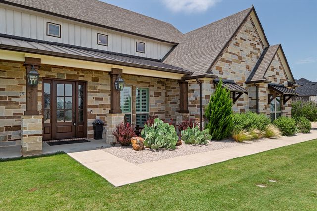 321 Kenyon Court, Granbury, TX 76049