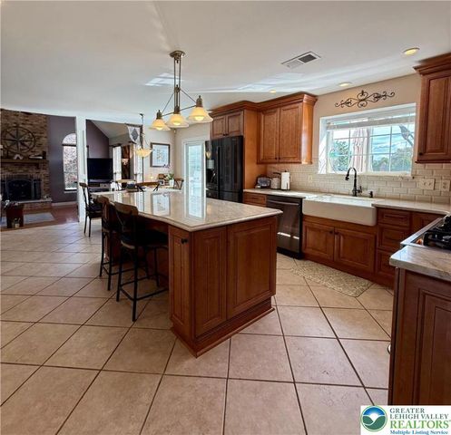 5020 Long Drive, Bethlehem Twp, PA 18020