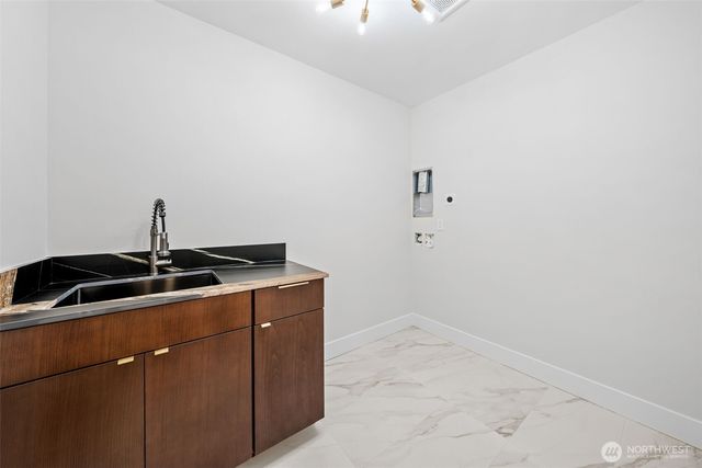 7905 240th Street SW, Edmonds, WA 98026