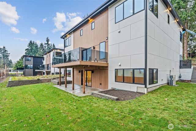 7905 240th Street SW, Edmonds, WA 98026