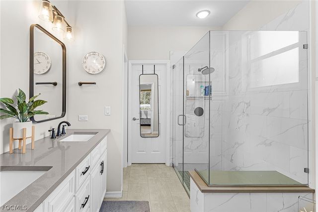 9262 Palm Island CIR, North Fort Myers, FL 33903