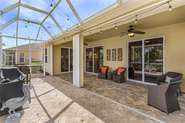 9262 Palm Island CIR, North Fort Myers, FL 33903