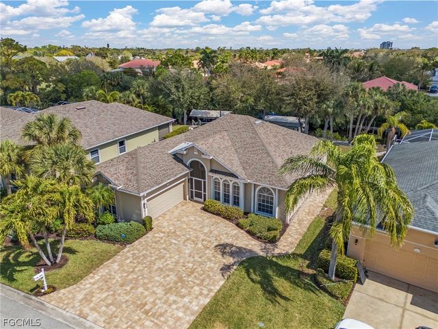 9262 Palm Island CIR, North Fort Myers, FL 33903