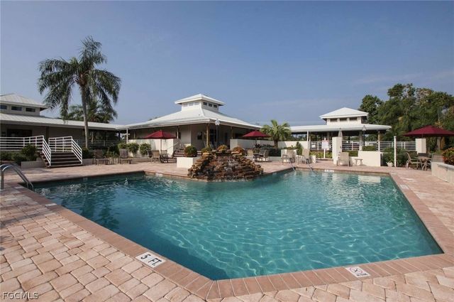 9262 Palm Island CIR, North Fort Myers, FL 33903