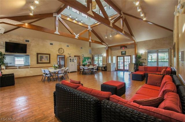 9262 Palm Island CIR, North Fort Myers, FL 33903