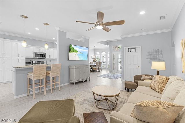 9262 Palm Island CIR, North Fort Myers, FL 33903