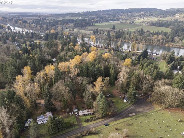 23921 SCHULTZ Rd, Aurora, OR 97002