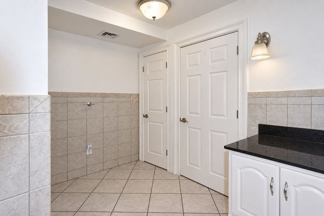 22 Dana St B, Somerville, MA 02145