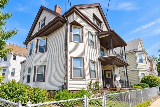 22 Dana St B, Somerville, MA 02145
