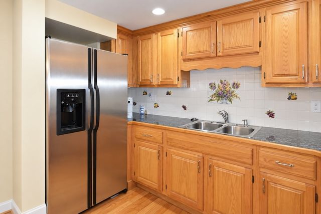 22 Dana St B, Somerville, MA 02145
