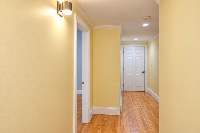 22 Dana St B, Somerville, MA 02145