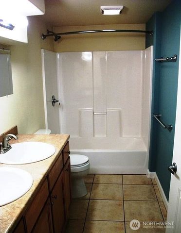 6461 NE 181st Street, Kenmore, WA 98028