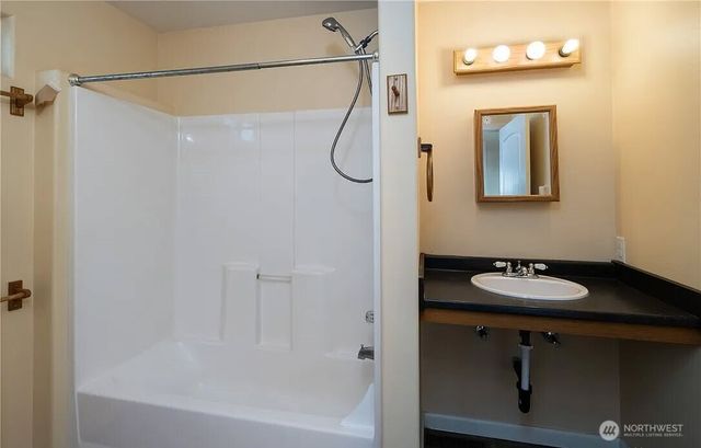 6461 NE 181st Street, Kenmore, WA 98028