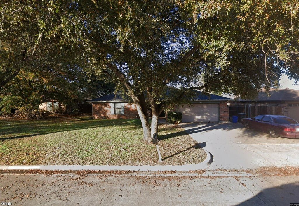 223 Meadowbrook Lane, Keller, TX 76248