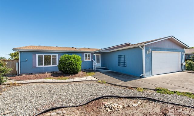 140 Winterhawk Street, Sequim, WA 98382