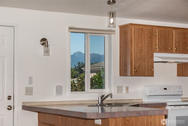 140 Winterhawk Street, Sequim, WA 98382