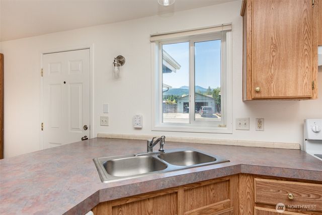 140 Winterhawk Street, Sequim, WA 98382