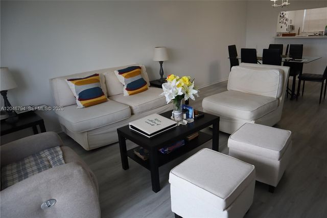 3000 E Sunrise Lakes Drive 303, Sunrise, FL 33322