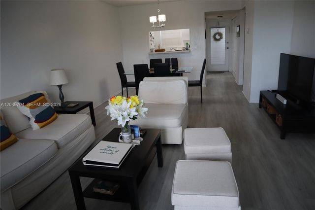3000 E Sunrise Lakes Drive 303, Sunrise, FL 33322
