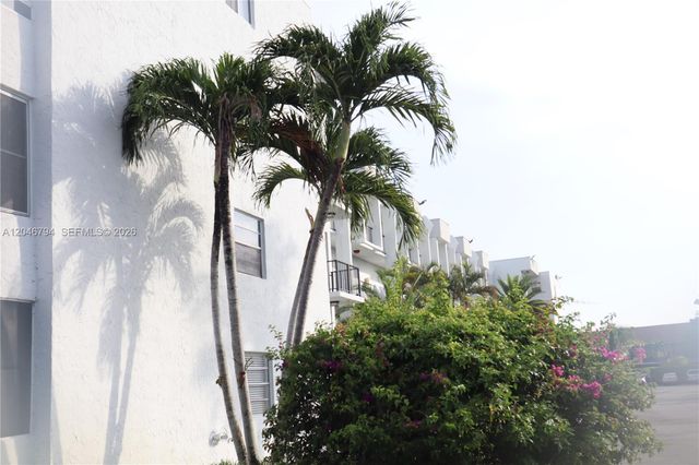 3000 E Sunrise Lakes Drive 303, Sunrise, FL 33322