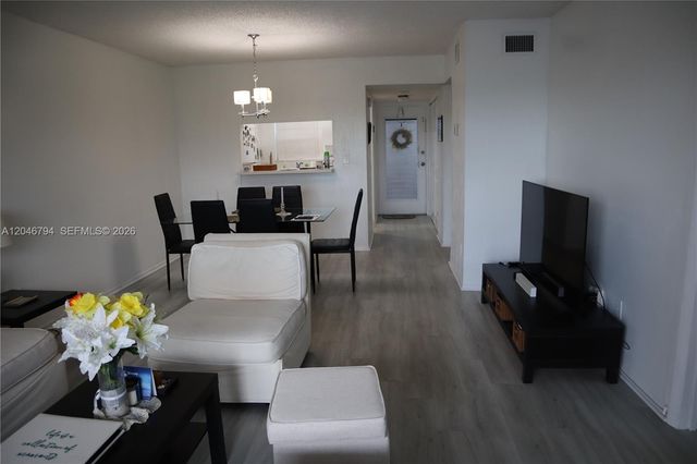 3000 E Sunrise Lakes Drive 303, Sunrise, FL 33322