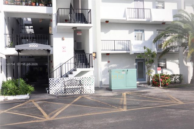 3000 E Sunrise Lakes Drive 303, Sunrise, FL 33322