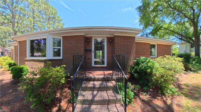 2912 Sterling Point DR, Portsmouth, VA 23703