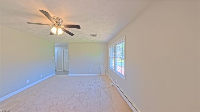 2912 Sterling Point DR, Portsmouth, VA 23703