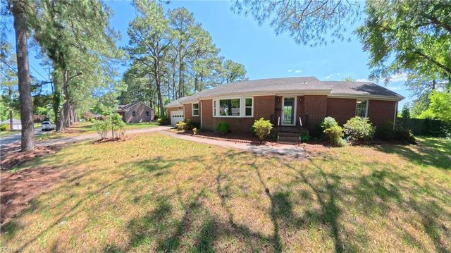 2912 Sterling Point DR, Portsmouth, VA 23703