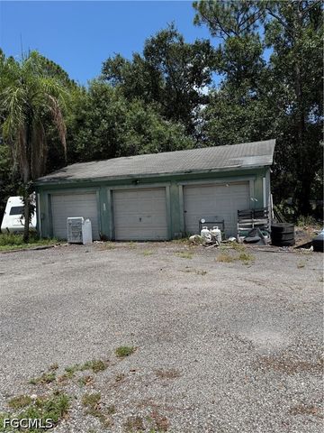 1325 Laurel DR, North Fort Myers, FL 33917