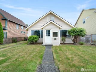 2507 Bay Avenue, Hoquiam, WA 98550