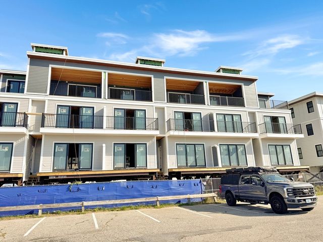 16 N End Blvd 5, Salisbury, MA 01952