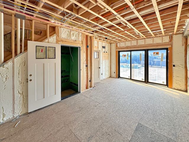 16 N End Blvd 5, Salisbury, MA 01952