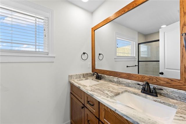 21025 W 225th Terrace, Spring Hill, KS 66083